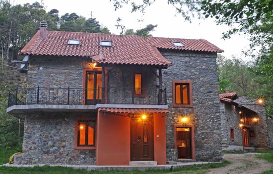 Giusvalla Deluxe Forest 3 Etagen Villa