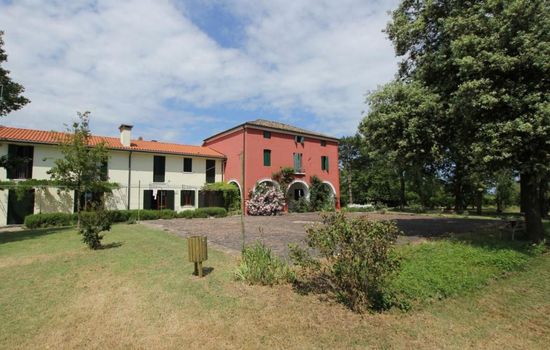 in Rosolina mit Grill und Garten