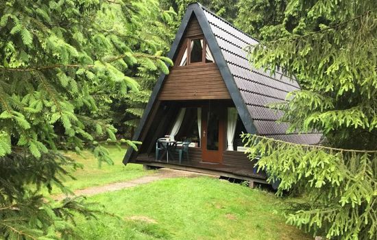 mit Garten, Grill und Terrasse