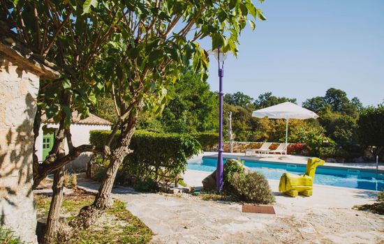 Helle Ferienwohnung in Karlovići mit Garten, Grill und Terrasse