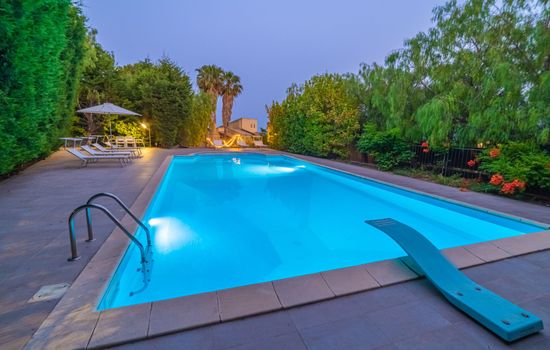 für 11 Personen in Pedara, Sizilien (Ostküste von Sizilien)