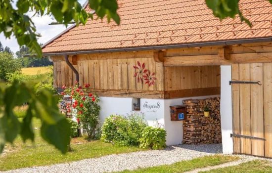 mit Blick auf das Wasser