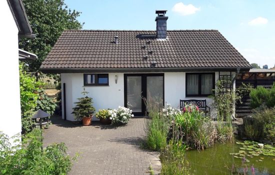 Kleines Ferienhaus in Hermülheim mit Garten