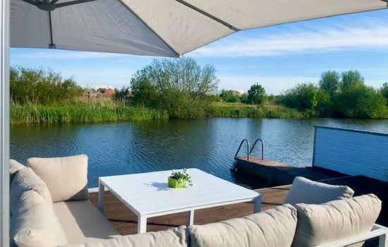 in Wervershoof mit Terrasse und Garten