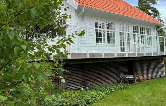 Schönes Ferienhaus auf einer kleinen Insel