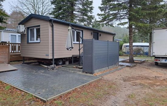 Mobilheim mit Terrasse