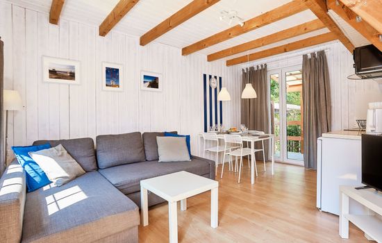 Bootshaus mit Schwimmbad