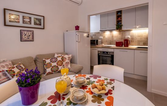 Apartment mit kleiner Terrasse