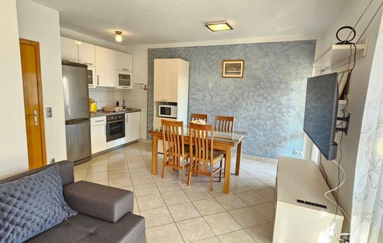 Maja großer Balkon 7 Minuten zu Fuß zum Strand und Hotel