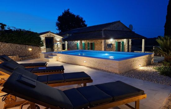 Romantisches Steinhaus für einen erholsamen Urlaub