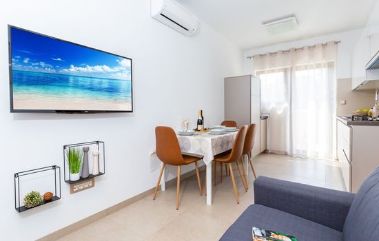 Modernes Apartment mit Balkon und Gemeinschaftsgarten am Waldrand