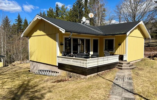 mit Garten, Grill und Terrasse