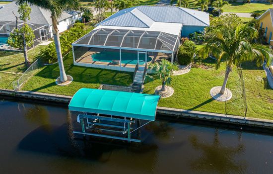 Familienhaus am Wasser, freier Steg und Golfzugang