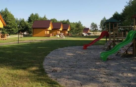 Blockhütte mit Terrasse, Garten und Grill
