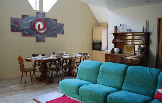 mit Gemeinschaftsgarten und Grill