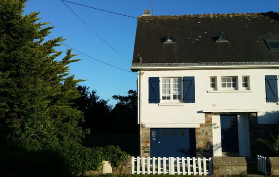 Villa mit Blick auf das Wasser