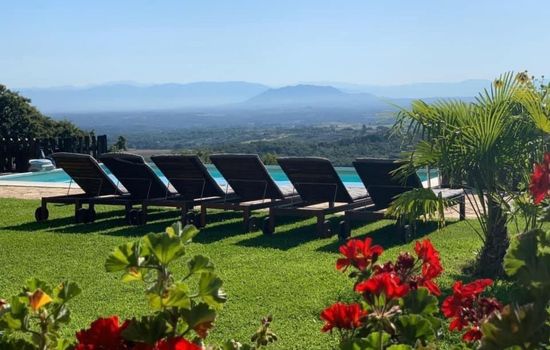 Ferienvilla mit Garten, Grill und Terrasse