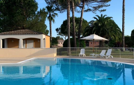 Wohnung in Mougins mit Gepflegtem Garten