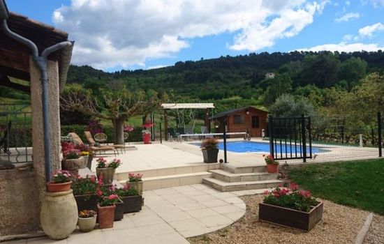 Haus auf dem Land in ruhiger Lage mit privatem Pool