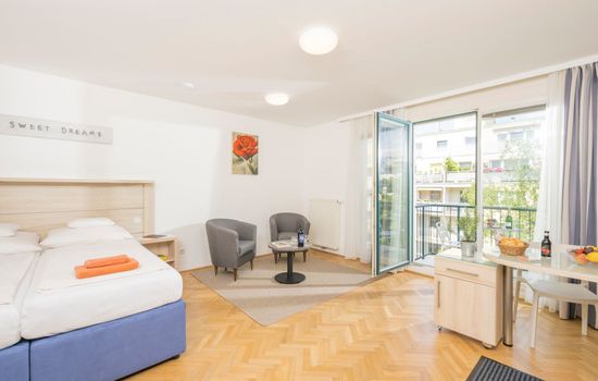 Studioappartement mit Balkon