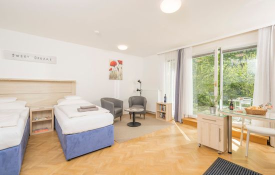 Studioappartement mit kleinem Garten und Terrasse