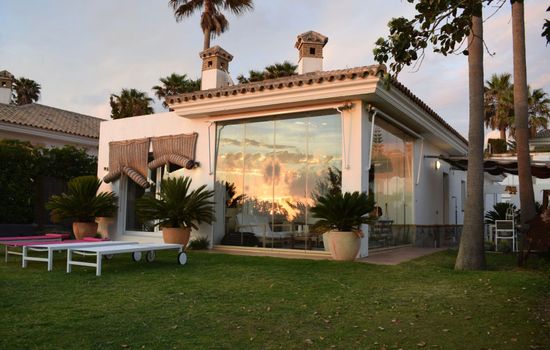 Villa "Casa Roche" mit Blick auf das Wasser