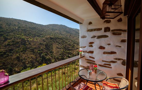 Das Upside Down House mit Whirlpool-Badewanne