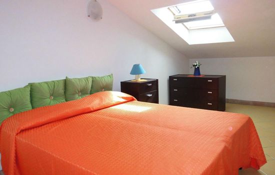 Nette Wohnung in Acireale mit Terrasse und Pool