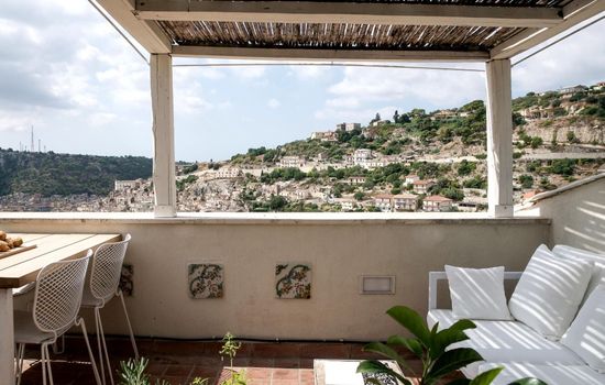Eine Terrasse über Modica