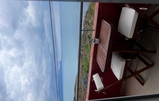 Daniele mit Meerblick