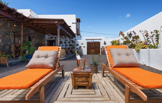 Exklusives Landhaus mit Garten und überdachter Terrasse sowie schöner Aussicht