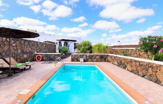 mit privatem Pool für 3 Personen + 1 Kind ca. 80 m&sup2; in Güime, Lanzarote (L