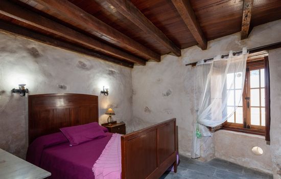 "Tamasite tetir" mit Pool