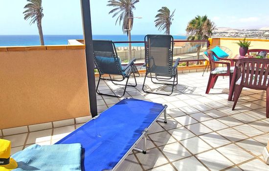 Schöne Ferienwohnung mit Terrasse und Meerblick