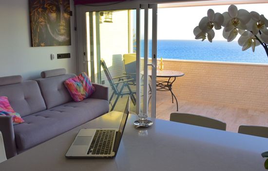 Traumwohnung mit Meerblick und Gemeinschaftspool