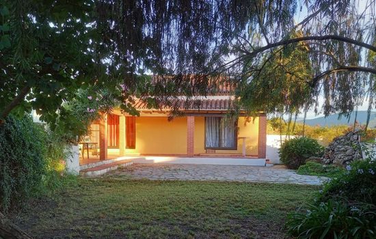 Appartement in San Pablo De Buceite mit Kleinem Garten