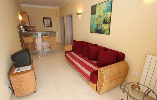 Modern eingerichtete Wohnung Leon mit Terrasse