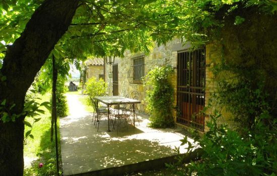 mit Laube und großzügiger Zwischenebene