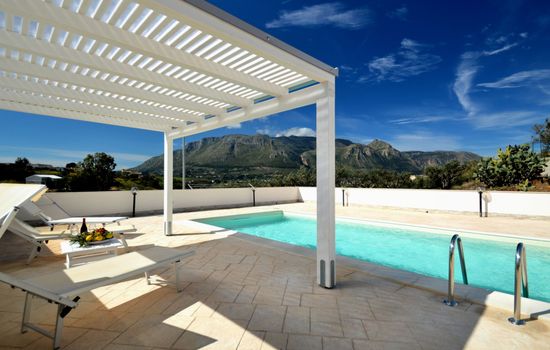 Chalet mit privatem Pool 8 Plätze klimatisiert Parkplatz bbq