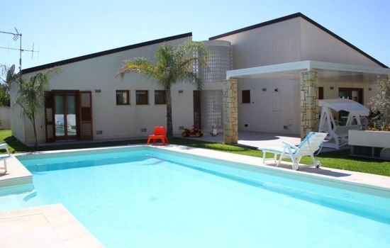 Villa in Sizilien am Meer mit beheiztem Pool
