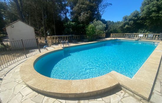 Studiowohnung mit Terrasse - Pool, Tennis, Bouleplatz