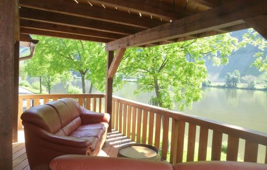 Moselidyll-Traumferienwohnung in exponierter Moselufer-Lage