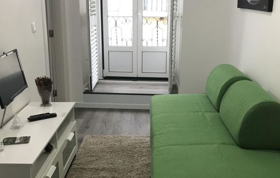 Alfama Rechter Punkt, Leuchtturm