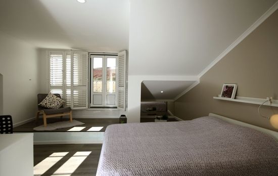 Alfama Right Point, Erstaunliches Haus