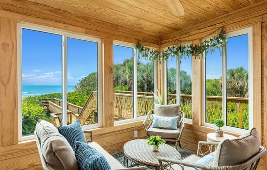 Turtle Haven: Luxury 4 Bedroom Beachfront Villa