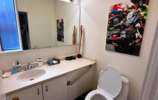 Montrose Retreat w Pool, Minutes from everything