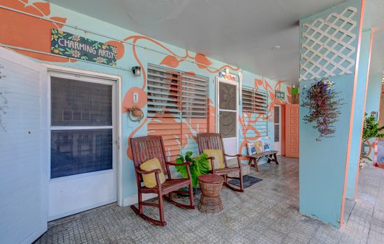 Welcome to Charming Artsy