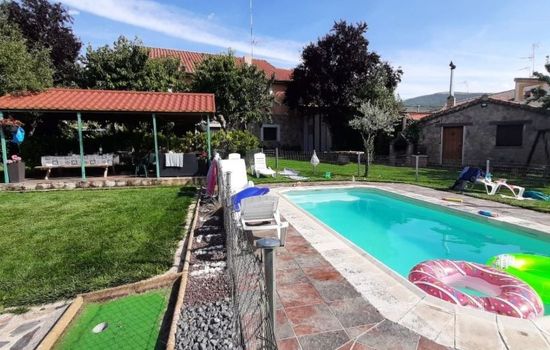 Sehr gepflegtes Ferienhaus im typisch spanischen Stil mit Garten, zwei Terrasse
