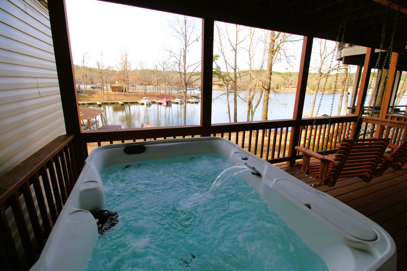 Beachfront House Rental: Amazing Lakefront Getaway | Lake.com Rentals ...