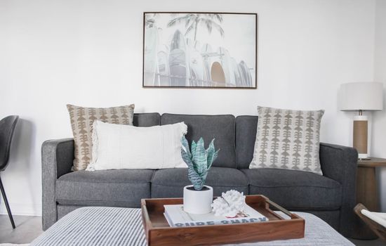 A living room with all your needs to enjoy your stay